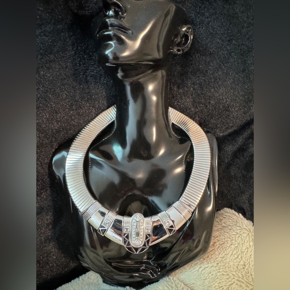 Givenchy Vintage Necklace - Picture 3 of 10